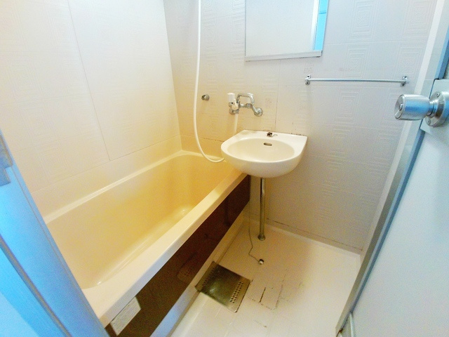 ドウェル本山の浴室