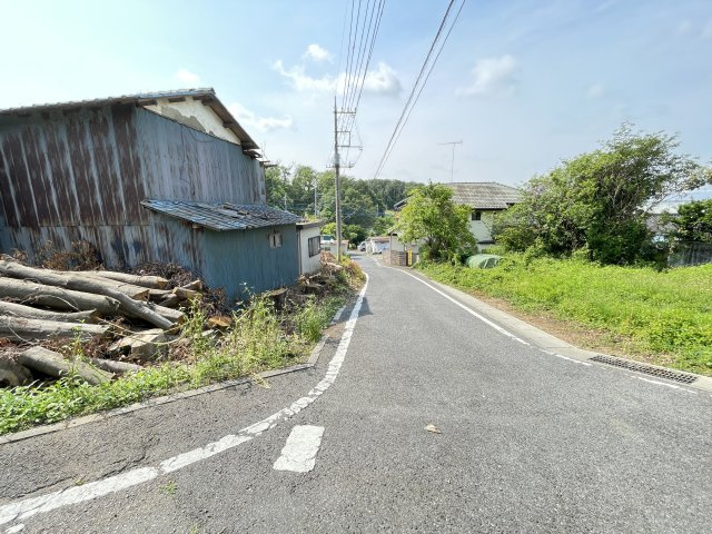 売地・住宅用地　太田市東金井町の前面道路含む現地写真