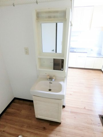 ユニハイツC棟の洗面所