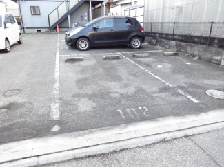 【駐車場】 | 駐車場１台込み！