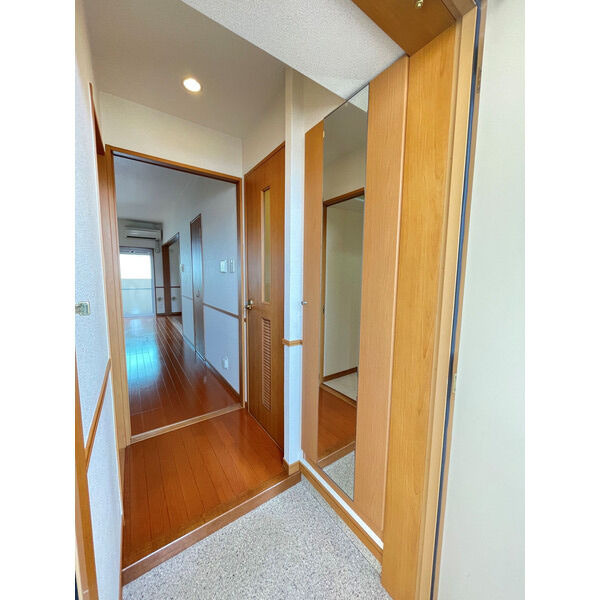 クリムゾン博多Ⅱの玄関