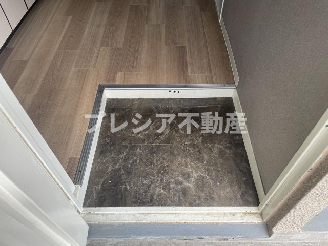 甲子園グリーンハイツの玄関