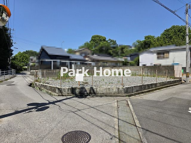 高知市瀬戸1丁目　売土地の前面道路含む現地写真