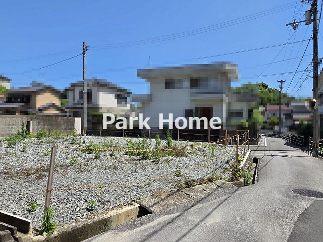 高知市瀬戸1丁目　売土地の前面道路含む現地写真