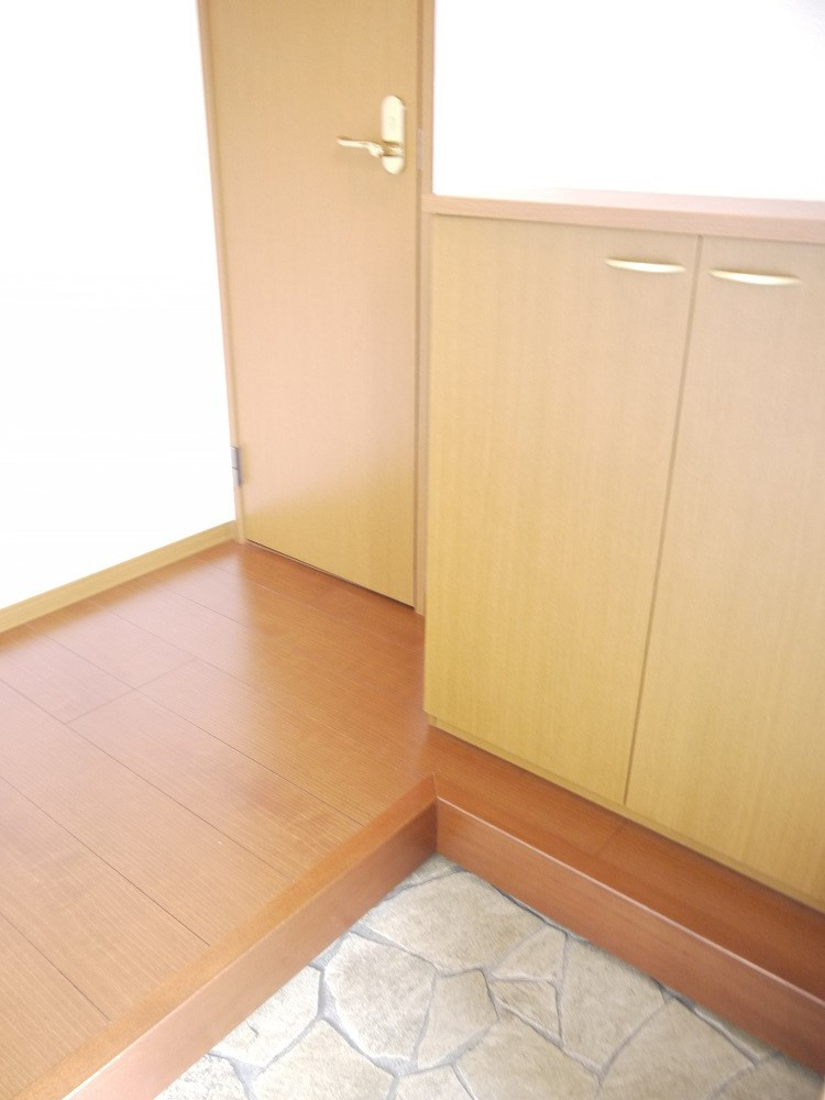 シャルマン高茶屋の玄関