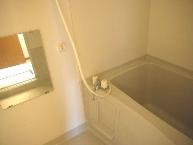 シャルマン高茶屋の浴室