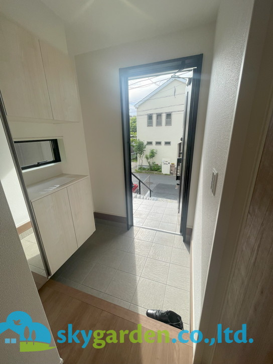 藤沢市辻堂　新築戸建　全2棟1号棟の玄関