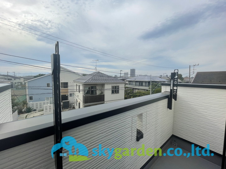 藤沢市辻堂　新築戸建　全2棟1号棟のバルコニー