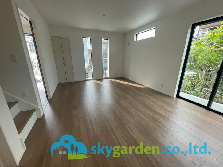 藤沢市辻堂　新築戸建　全2棟1号棟の居間・リビング