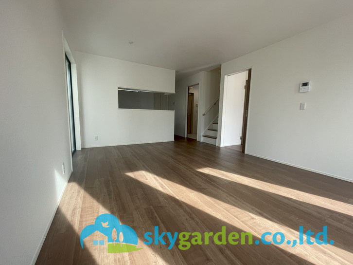 藤沢市辻堂　新築戸建　全2棟1号棟の居間・リビング