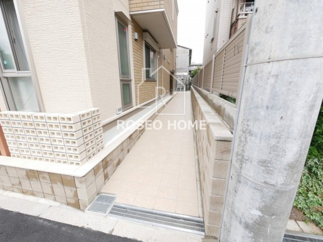 セジュール関目のエントランス