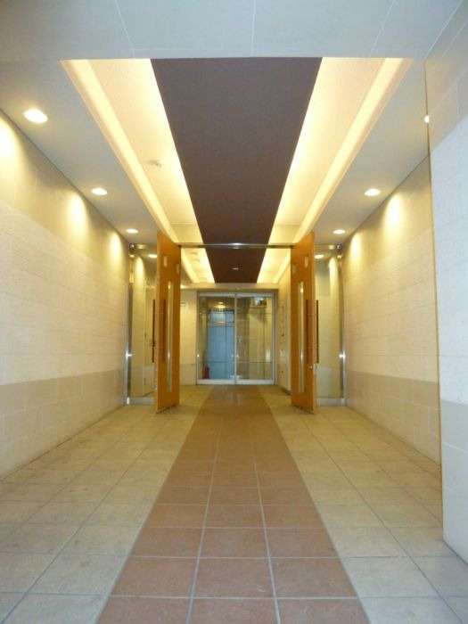 レジディア博多東のロビー