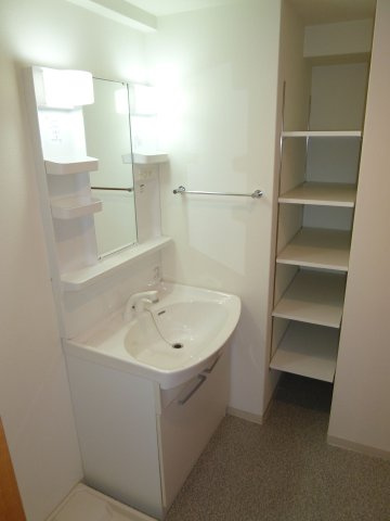 レジディア博多東の洗面所