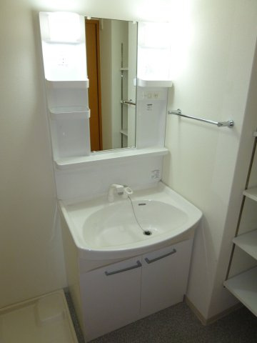 レジディア博多東の洗面所