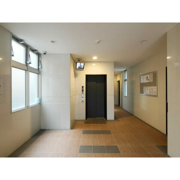 エムティースクエア吉塚駅前のロビー