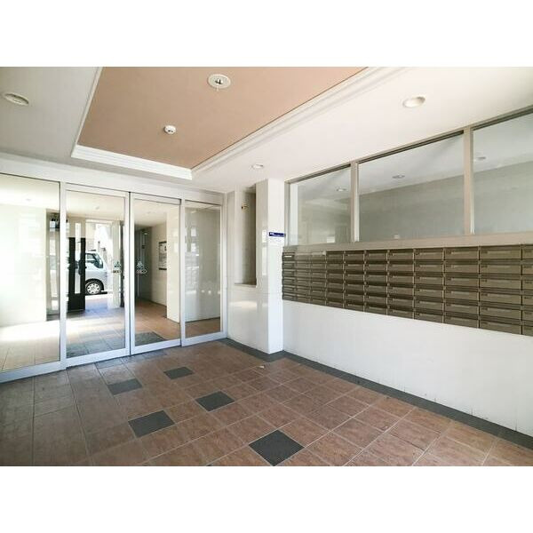 エムティースクエア吉塚駅前のロビー