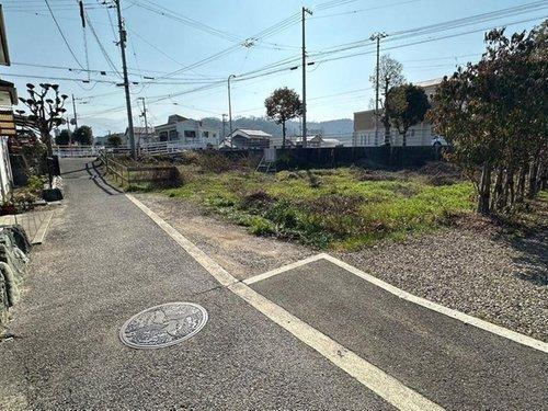 久保田町２丁目　売土地の前面道路含む現地写真|前面道路含む現地写真