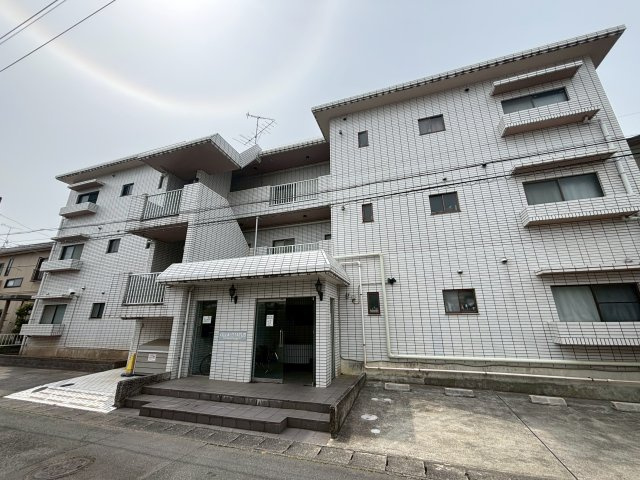 ヴィラステイタスの外観