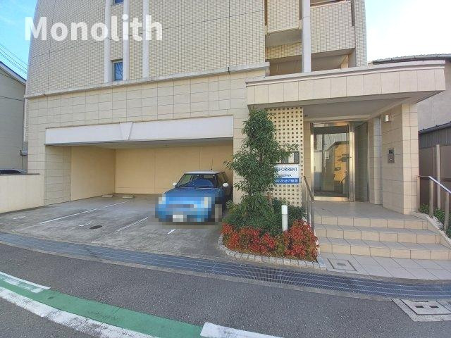 グランノーブルの駐車場