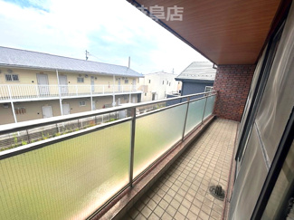【バルコニー】 | 大垣市中野町建物面積96坪の中古住宅5LDK＋WIC＋物置！交通利便◎♪国道21号線まで車で1分！ | 大垣市中野町建物面積96坪の中古住宅5LDK＋WIC＋物置！交通利便◎♪国道21号線まで車で1分！