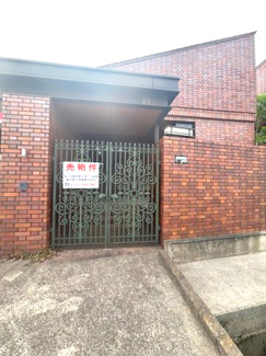 【玄関】 | 大垣市中野町建物面積96坪の中古住宅5LDK＋WIC＋物置！交通利便◎♪国道21号線まで車で1分！ | 大垣市中野町建物面積96坪の中古住宅5LDK＋WIC＋物置！交通利便◎♪国道21号線まで車で1分！