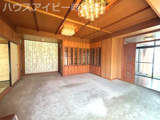【居間・リビング】 | 大垣市中野町建物面積96坪の中古住宅5LDK＋WIC＋物置！交通利便◎♪国道21号線まで車で1分！ | 大垣市中野町建物面積96坪の中古住宅5LDK＋WIC＋物置！交通利便◎♪国道21号線まで車で1分！