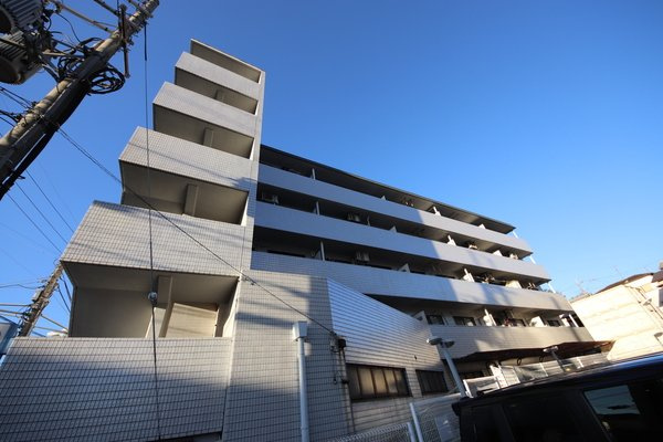 メゾン大和東生駒の外観