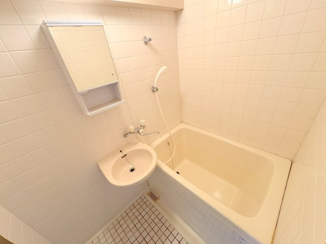 メゾン大和東生駒の周辺|中学校「生駒市立緑ケ丘中学校まで1380m」