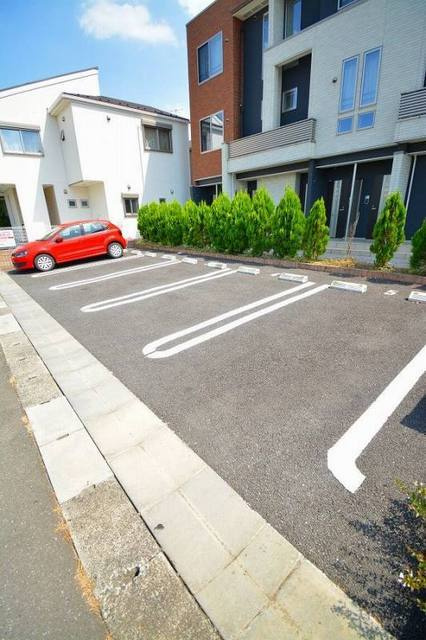 ベルフィオーレの駐車場