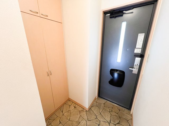 ビレッジ北久保 C棟の玄関