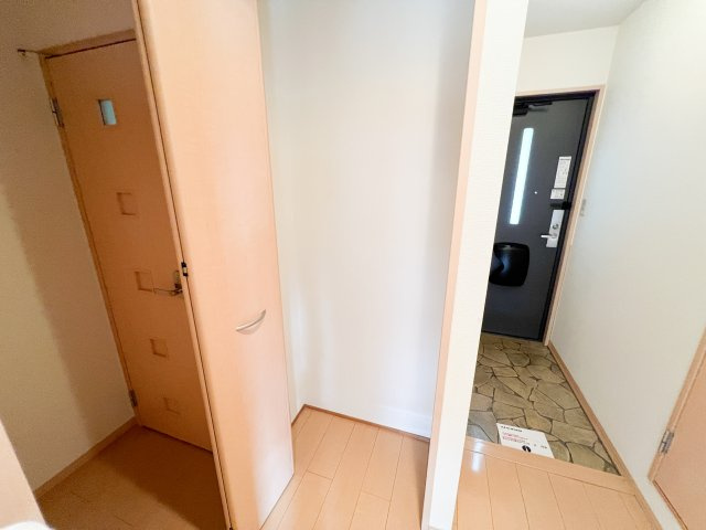 ビレッジ北久保 C棟の玄関