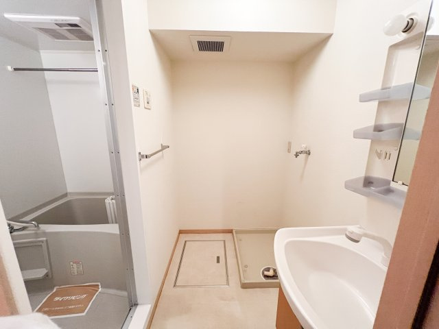 ビレッジ北久保 C棟の洗面所