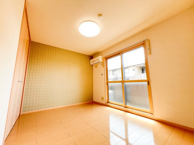 ビレッジ北久保 C棟の洋室