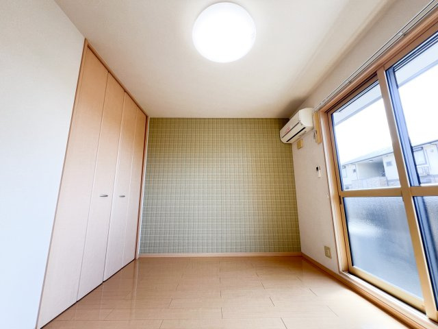 ビレッジ北久保 C棟の洋室