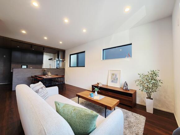 広島市東区中山上2丁目　新築一戸建て(全4棟)の居間・リビング