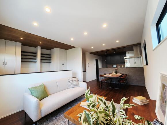 広島市東区中山上2丁目　新築一戸建て(全4棟)の居間・リビング