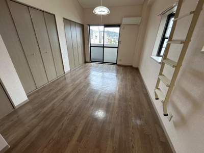 【居間・リビング】 | リバーサイドビレッジ | 洋室