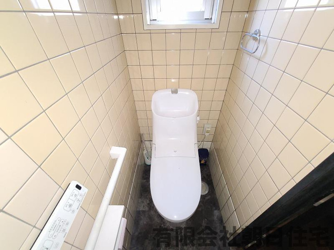 【トイレ】 | 東朝日町テナント | 落ち着いた色調のトイレです