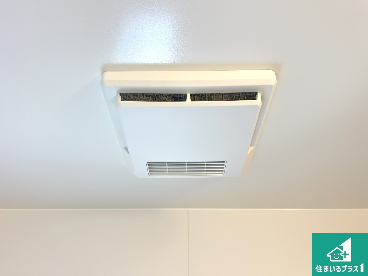 赤穂市片浜町　第1期　新築一戸建ての冷暖房・空調設備|四季を通して快適なバスライフをお手伝いする浴室暖房乾燥機！浴室の乾燥・暖房・涼風・換気はもちろん、２４時間換気にも対応！