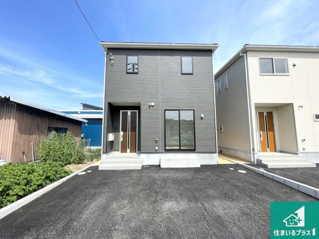 赤穂市片浜町　第1期　新築一戸建ての外観|周辺は落ち着いた街並みの住宅地！子育てがしやすい住環境です！まだ未完成ですが、現地でしかわからない事もございます。是非一度ご覧ください。