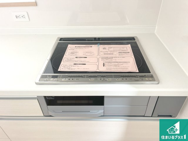 赤穂市片浜町　第1期　新築一戸建ての設備|火を使わないので、安心なＩＨコンロ！でこぼこが無い構造なので、掃除もしやすく清潔に保てます！