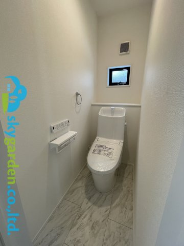 茅ヶ崎市赤羽根1期　新築戸建　全1棟1号棟のトイレ|コンパクトで使いやすいトイレです