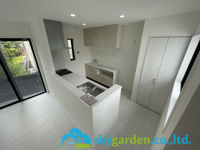 茅ヶ崎市赤羽根1期　新築戸建　全1棟1号棟のキッチン|キッチンでお料理をお楽しみください