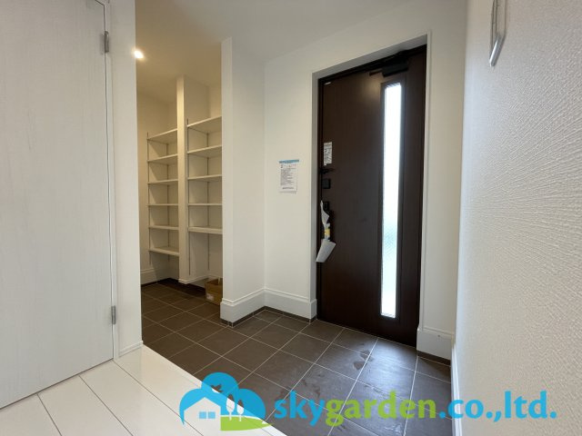 茅ヶ崎市赤羽根1期　新築戸建　全1棟1号棟の玄関|シンプルで使いやすい玄関です