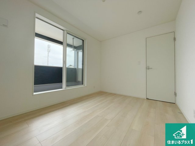 赤穂市松原町　第3期　新築一戸建ての洋室|シンプルな洋室は、自分好みのインテリアが楽しめます♪ご家族とインテリアや家具を選びに行くのは新築購入時の醍醐味の一つです。ぜひお楽しみください♪