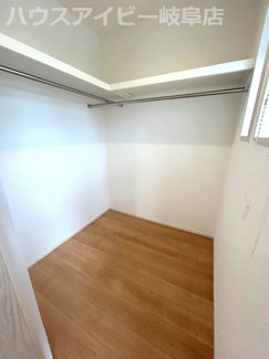 【収納】 | 本巣市温井！築６年中古住宅！オール電化住宅・太陽光発電システム搭載！お車並列3台可能！ | 本巣市温井！築６年中古住宅！オール電化住宅・太陽光発電システム搭載！お車並列3台可能！