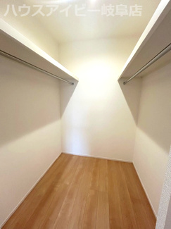 【収納】 | 本巣市温井！築６年中古住宅！オール電化住宅・太陽光発電システム搭載！お車並列3台可能！ | 本巣市温井！築６年中古住宅！オール電化住宅・太陽光発電システム搭載！お車並列3台可能！