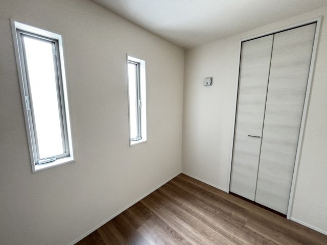 知立市新林町平草12-8『仲介手数料無料』新築戸建ての洋室