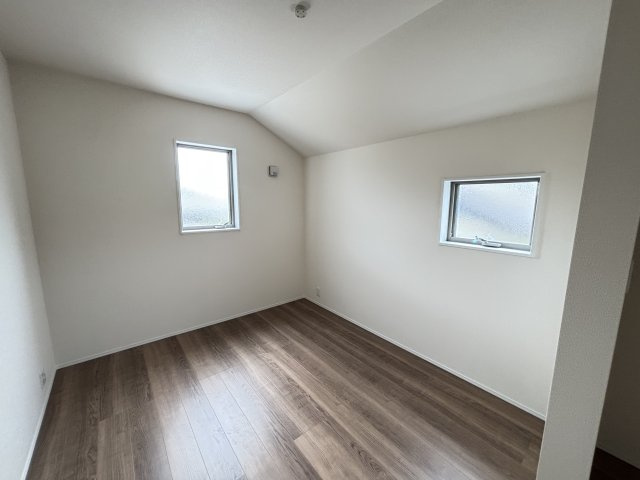 知立市新林町平草12-8『仲介手数料無料』新築戸建ての洋室