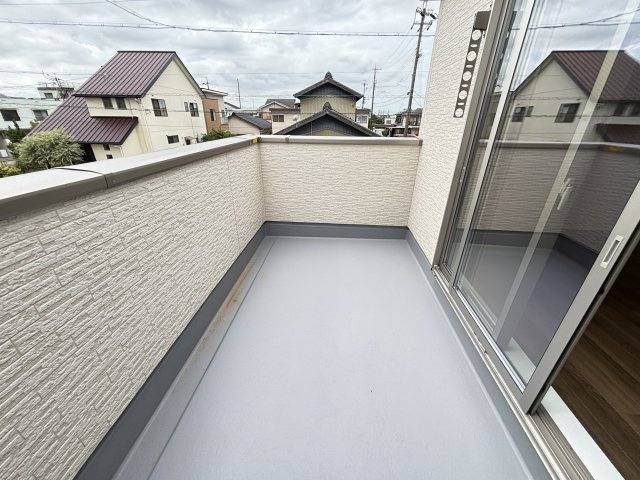 知立市新林町平草12-8『仲介手数料無料』新築戸建てのバルコニー